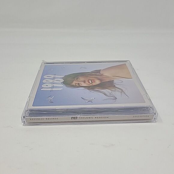 Taylor Swift 1989 Taylor's Version Crystal Skies Blue Edition CD - Picture 3 of 4